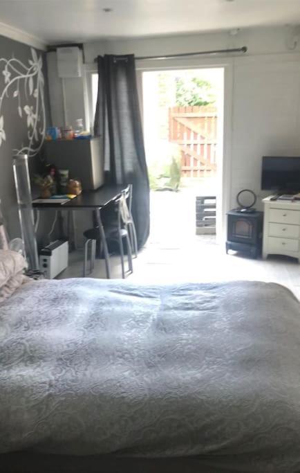 Belfast Private Room, En-Suite & Own Access מראה חיצוני תמונה
