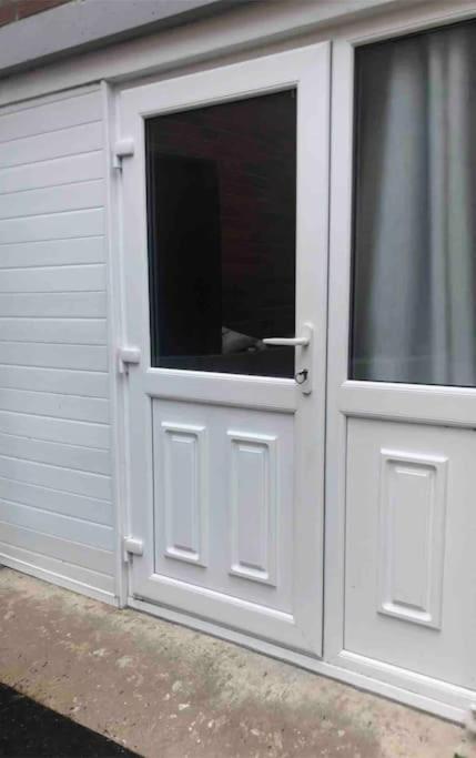 Belfast Private Room, En-Suite & Own Access מראה חיצוני תמונה
